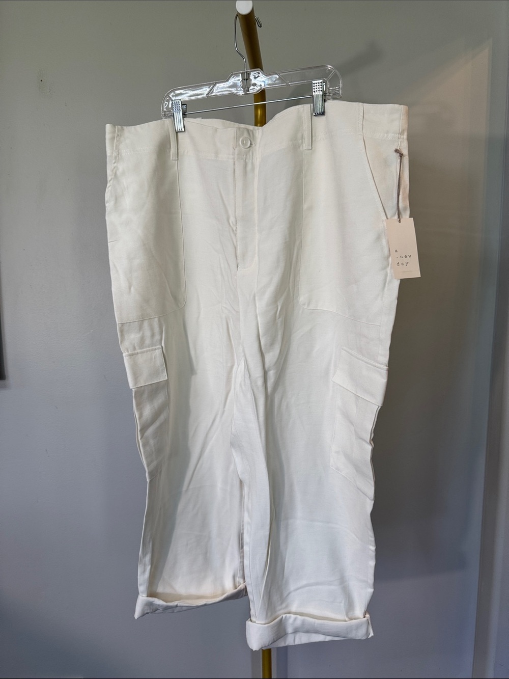 a new day Cream dress Cargo Crop Pants NWT 18